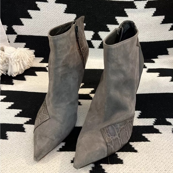 Chloe Grey Leather Ankle Boots Women’s Size 40 - 40 1/2 - Picture 1 of 13